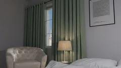 Este adevărat că perdelele groase ajută la menținerea răcorii în casă?