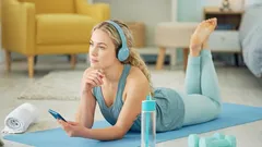 Gimnastică pentru leneși. Cum să-ți antrenezi mușchii fără să-ți dea seama cei din jur, stând la birou sau în autobuz