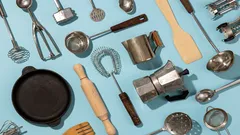 8 ustensile de bucătărie care, în opinia bucătarilor-șefi, ar trebui înlocuite în fiecare an.