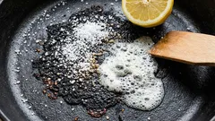 Oalele vechi vor străluci ca noi: rețineți această metodă de a scăpa rapid de depunerile de carbon