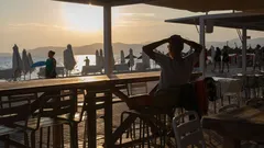 Paștele și vara anului 2026: ce se schimbă în ceea ce privește zborurile — și cum să rezervați bilete având un plan de rezervă.